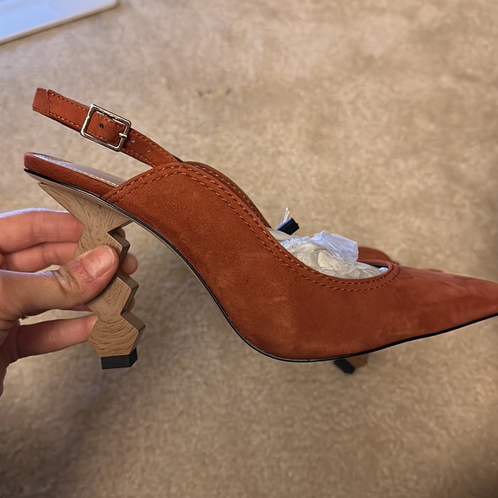 Brand new burnt orange Zara heels with accent heel! - Picture 2 of 4